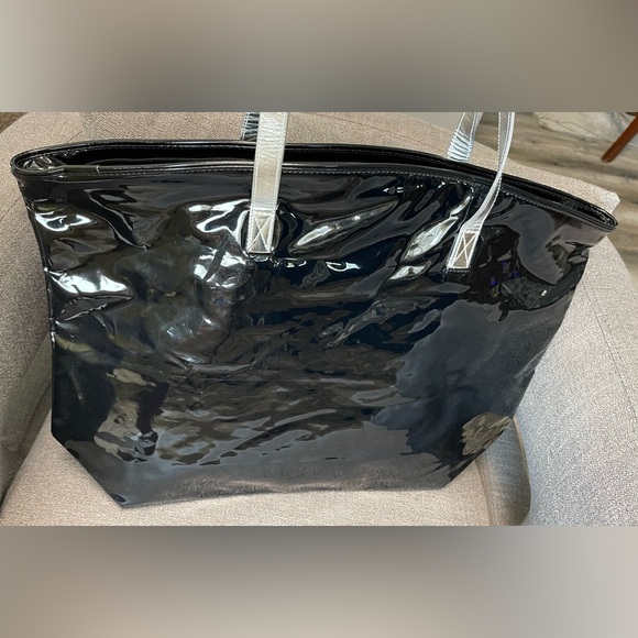 Jimmy Choo Parfums Black Patent XL Tote Bag - Picture 8 of 14